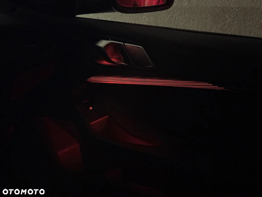 BMW Seria 2 218i - 36