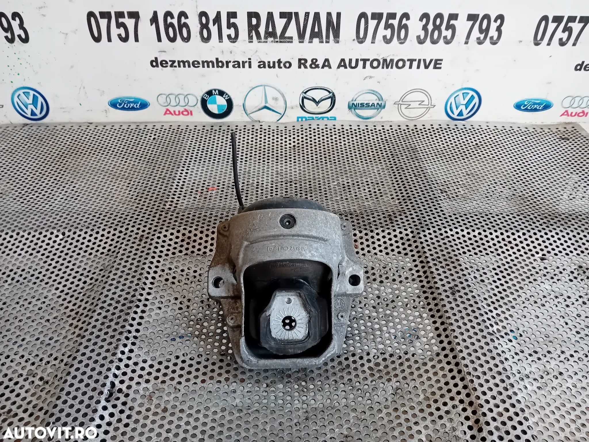 Suport Motor Audi A6 C7 A4 A5 Q5 Q3 Cod 8R0199381 Motor 2.0 Tdi CNH Cutie Automata NYU - 1
