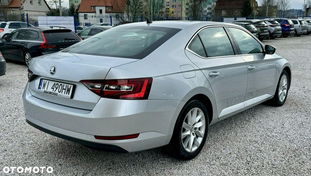Skoda Superb 2.0 TDI SCR Ambition - 5