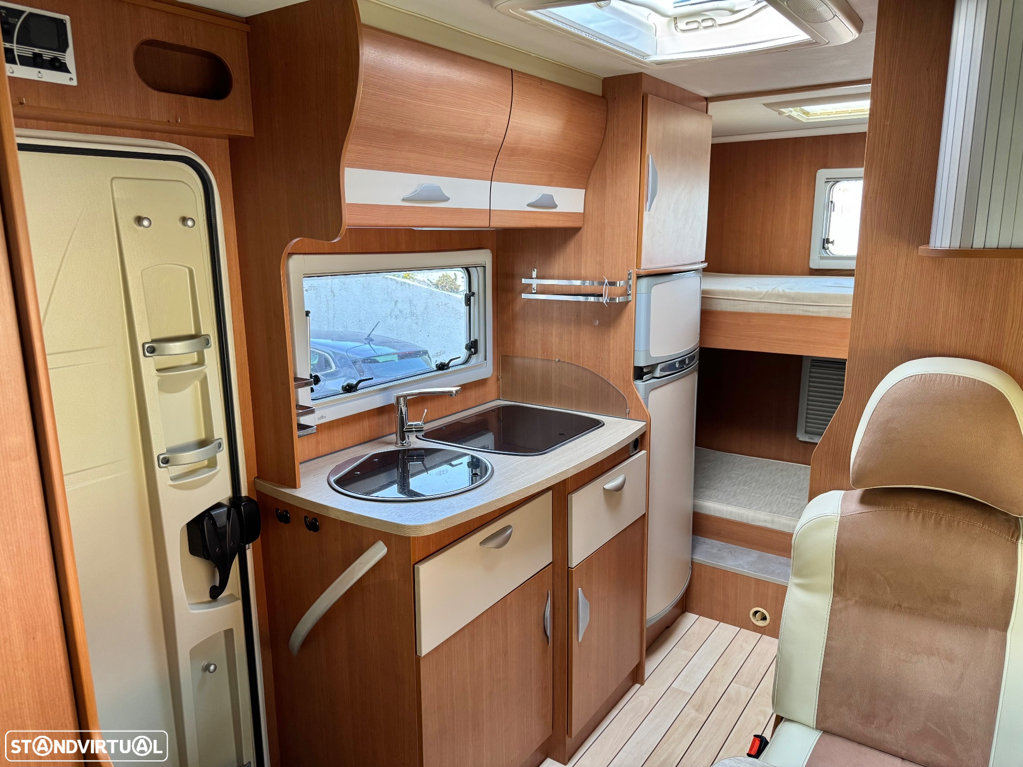 Pilote Aventura A650 6.47M, 6 lugares - 12