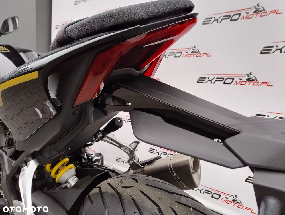 QJMOTOR SRK 800RR - 38