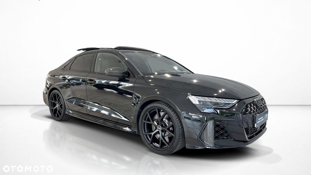 Audi RS3 Limousine - 8