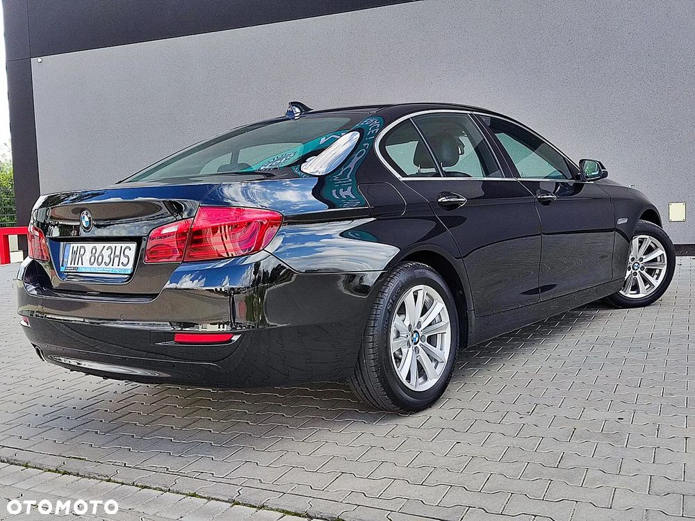 BMW Seria 5 528i xDrive - 14
