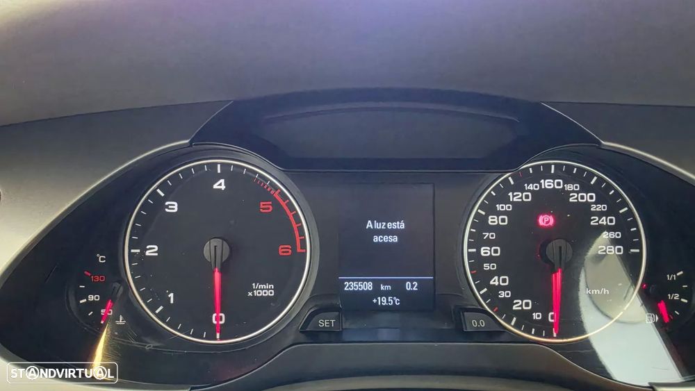 Audi A4 2.0 TDI exclusive - 37