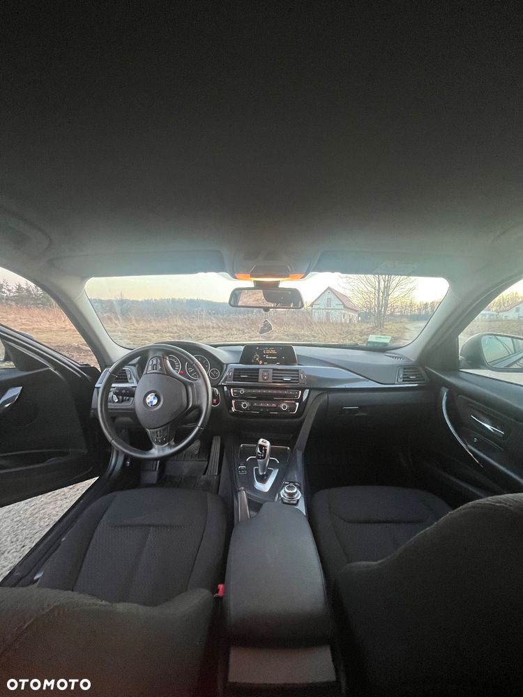 BMW Seria 3 320d xDrive - 7