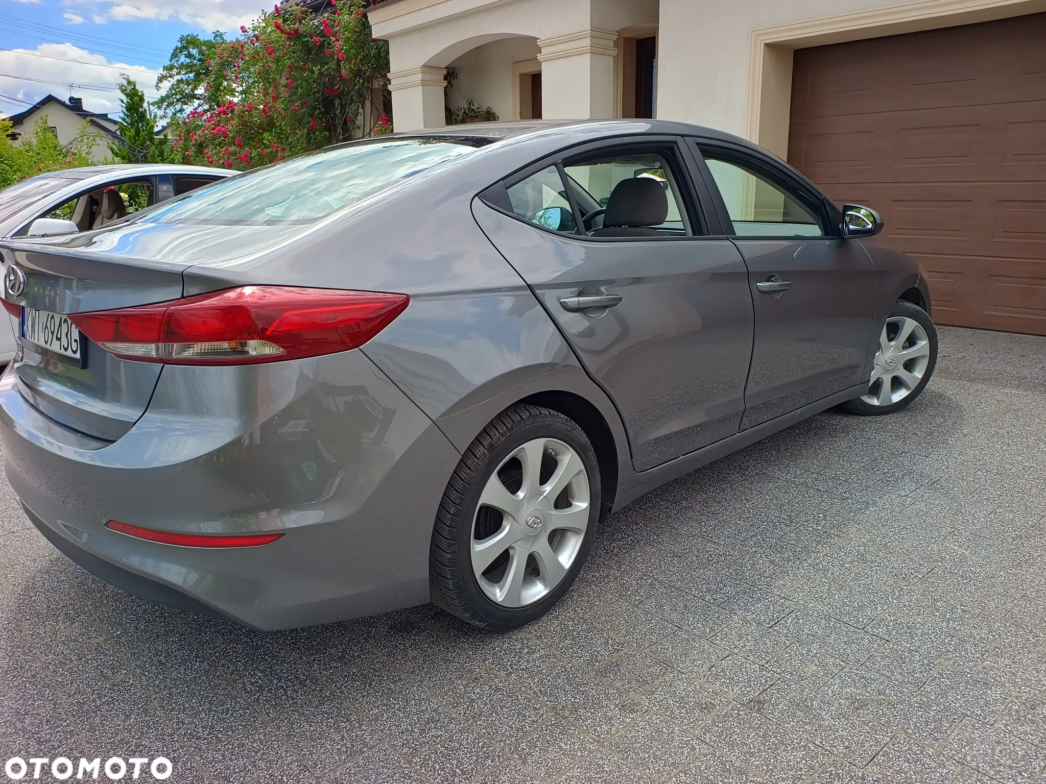 Hyundai Elantra 1.6 Comfort Premiere - 7