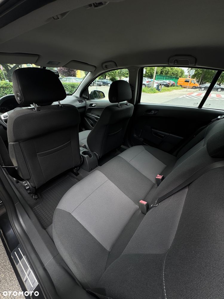 Opel Astra 1.6 - 9