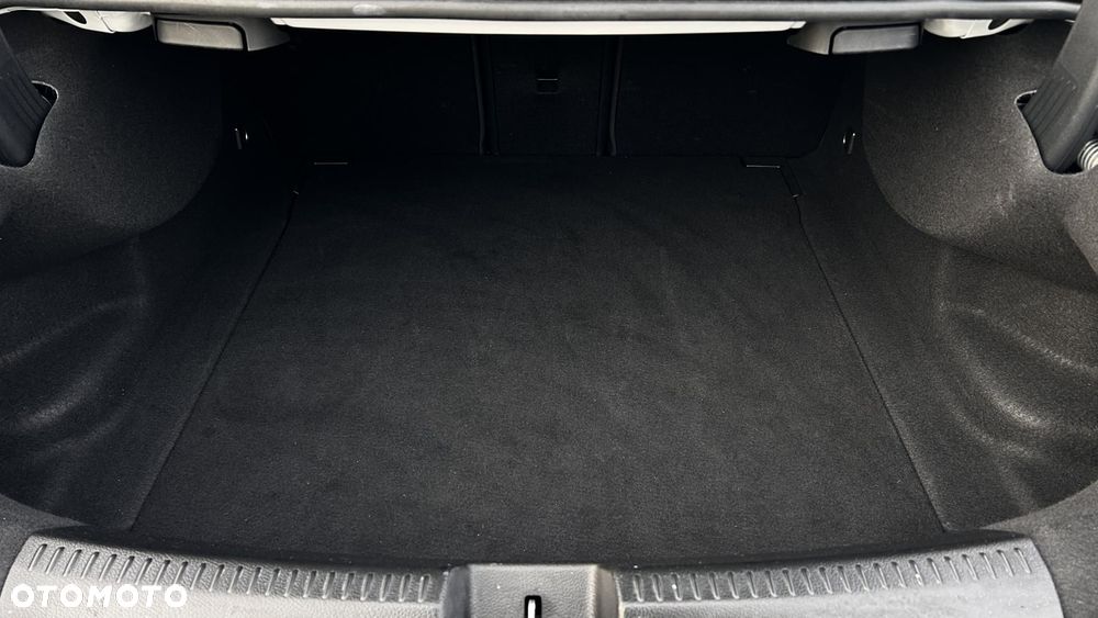 Mercedes-Benz CLA 200 7G-DCT - 28