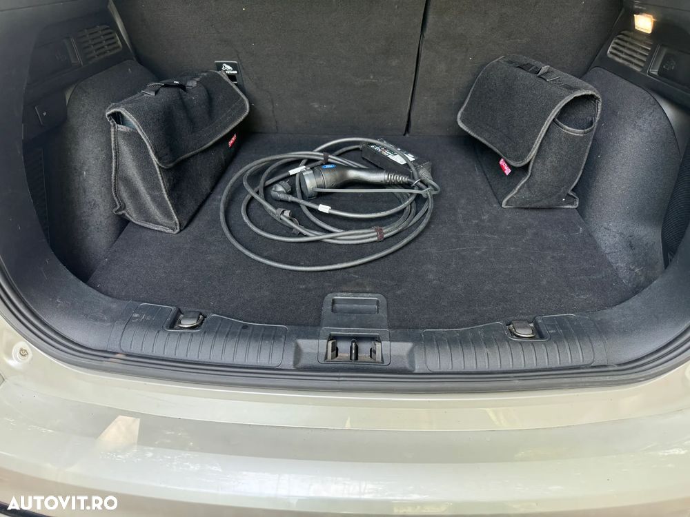 Ford Kuga 2.5 Duratec PHEV ST Line X Graphite Tech - 22