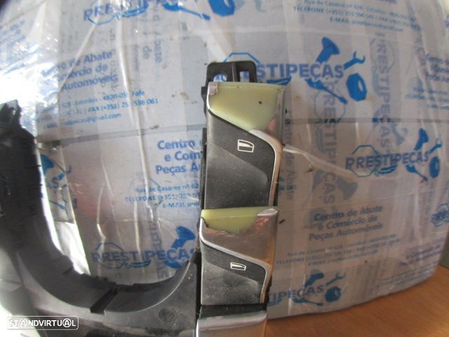 Interruptor 96661742ZD CITROEN DS5 FASE 1 2013 2.0HDI 163CV 5P BRANCO VIDROS TRAVÃO DE MÃO Danificado - 2