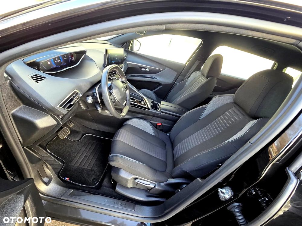 Peugeot 5008 1.2 PureTech Road Trip S&S EAT8 - 29