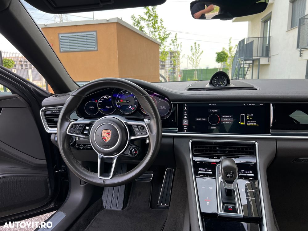 Porsche Panamera 4 - 11