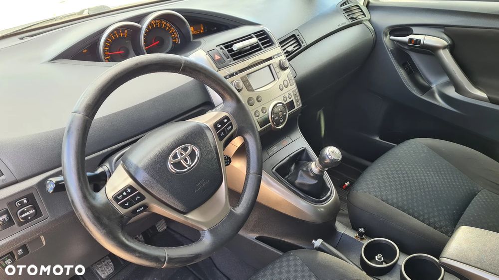 Toyota Verso - 35