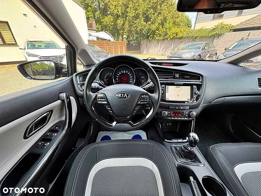 Kia Ceed 1.4 CVVT Dream-Team Edition - 22