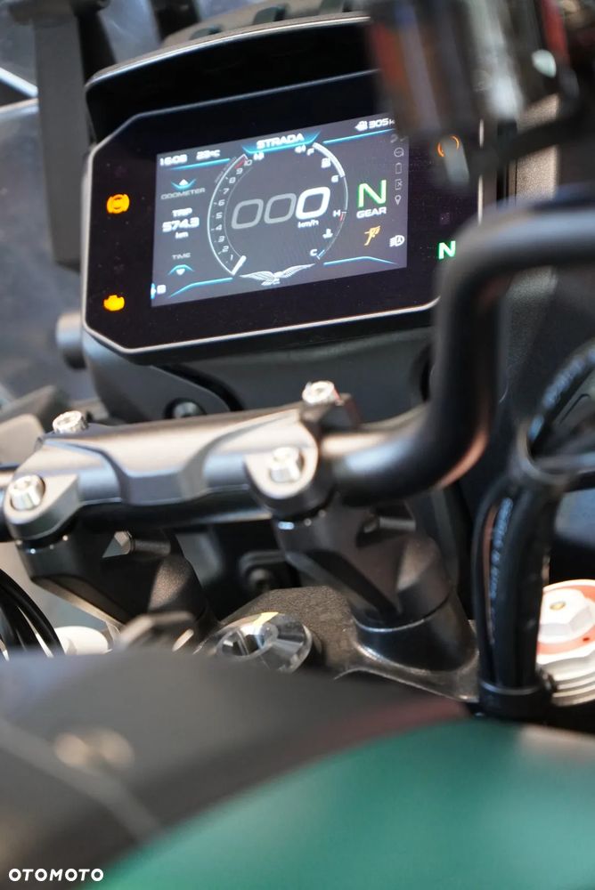 Moto Guzzi Stelvio - 11