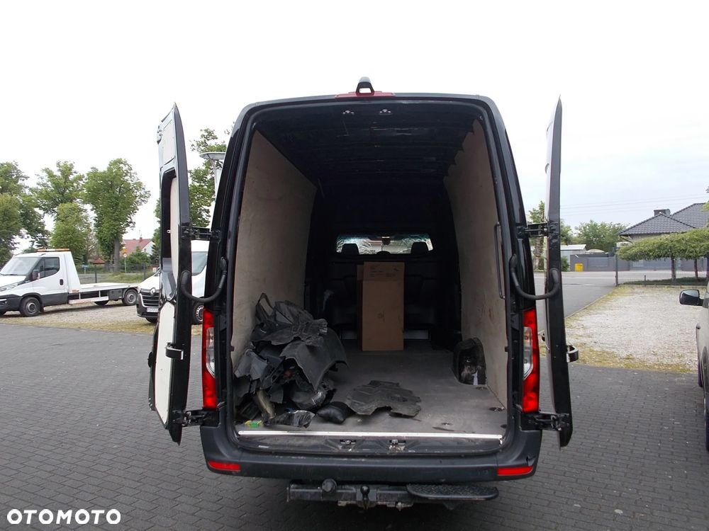 Mercedes-Benz Sprinter - 4