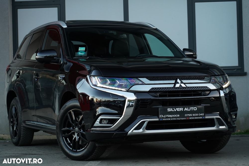 Mitsubishi Outlander PHEV 2.4 L 4X4 Instyle+ - 24