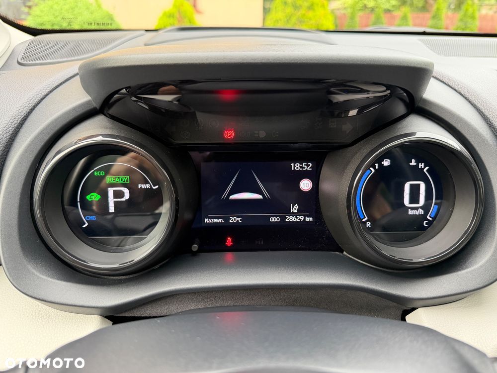 Toyota Yaris Hybrid 100 Premium - 11