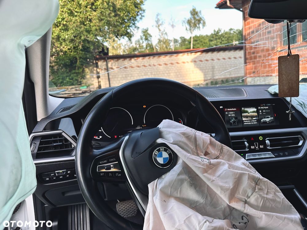 BMW Seria 3 318d - 35