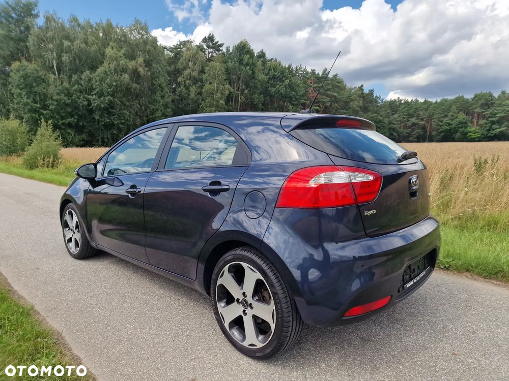 Kia Rio - 8