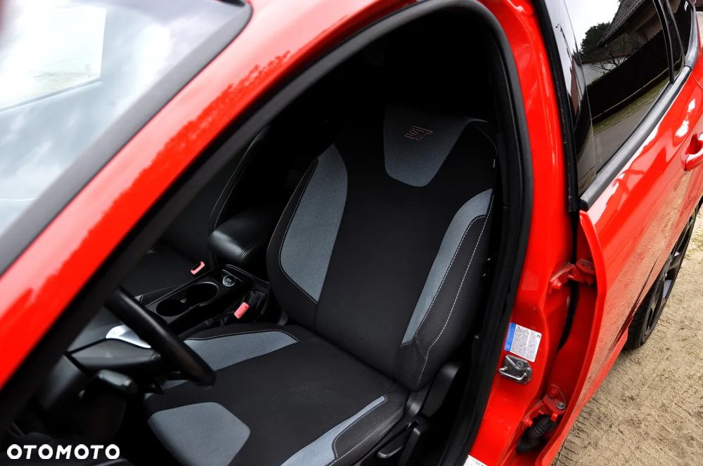 Ford Focus 2.0 EcoBoost ST mit Leder-Sport-Paket - 23