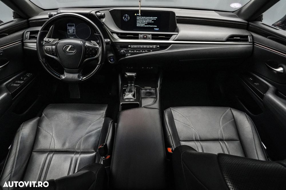 Lexus Seria ES 300h 2.5 TNGA HV 25H- 4X2 CVT Executive - 7