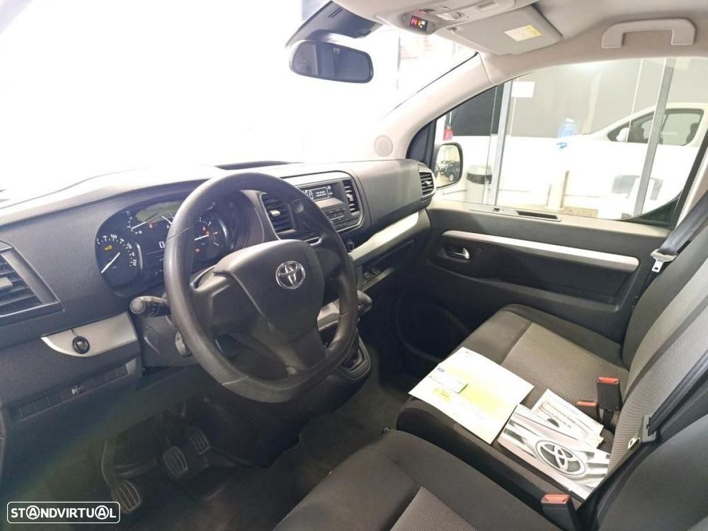 Toyota Proace Verso 1.5 D-4D L1 1.0T Comfort 9L - 4