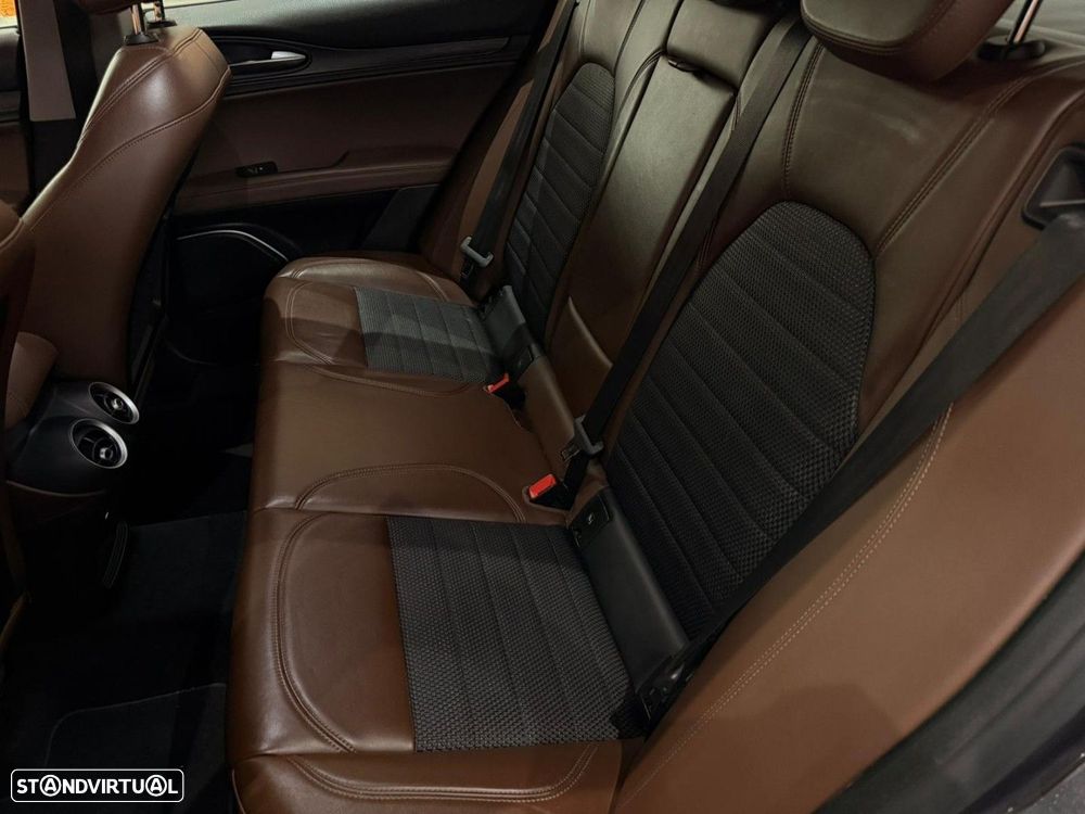 Alfa Romeo Stelvio 2.2 16V AT8 Super - 12