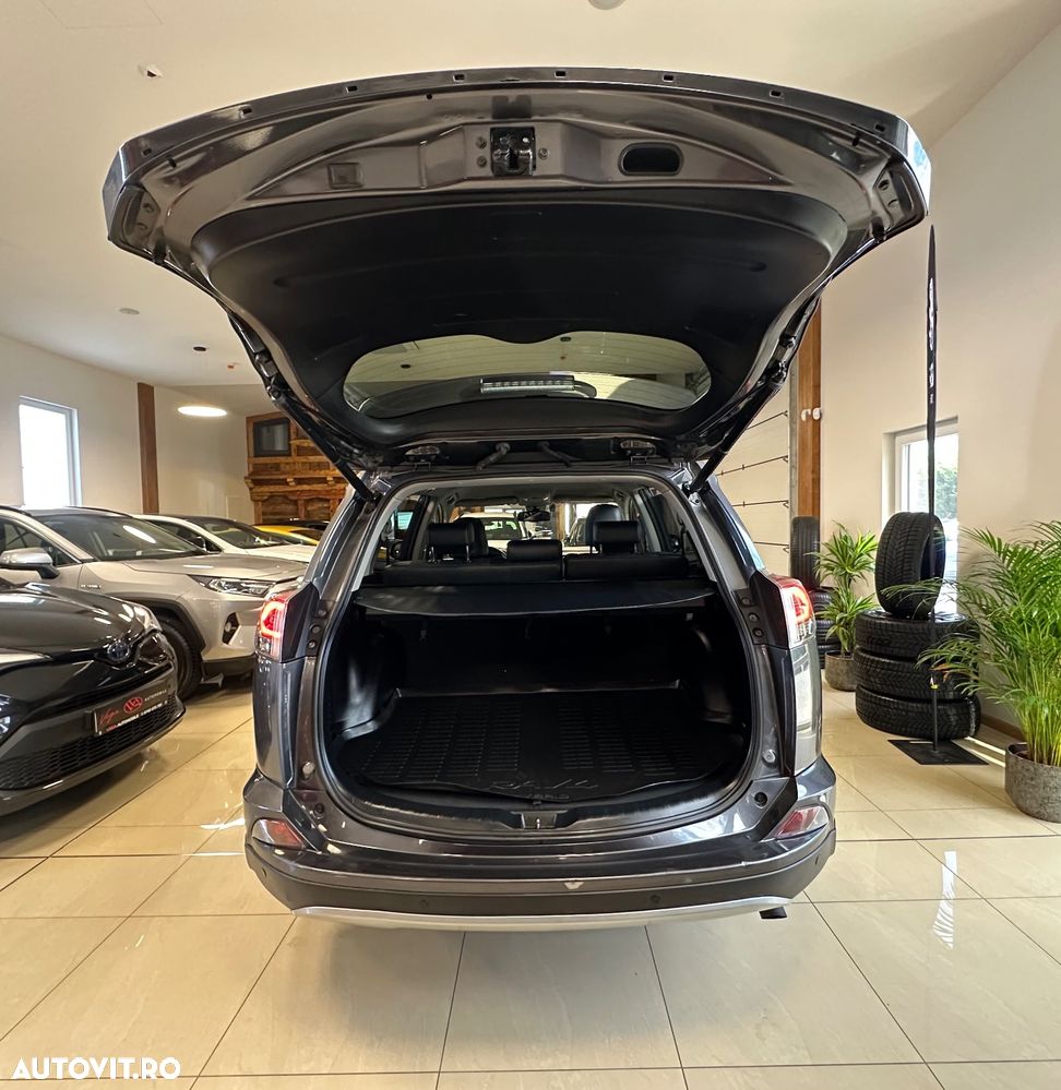 Toyota RAV4 - 23