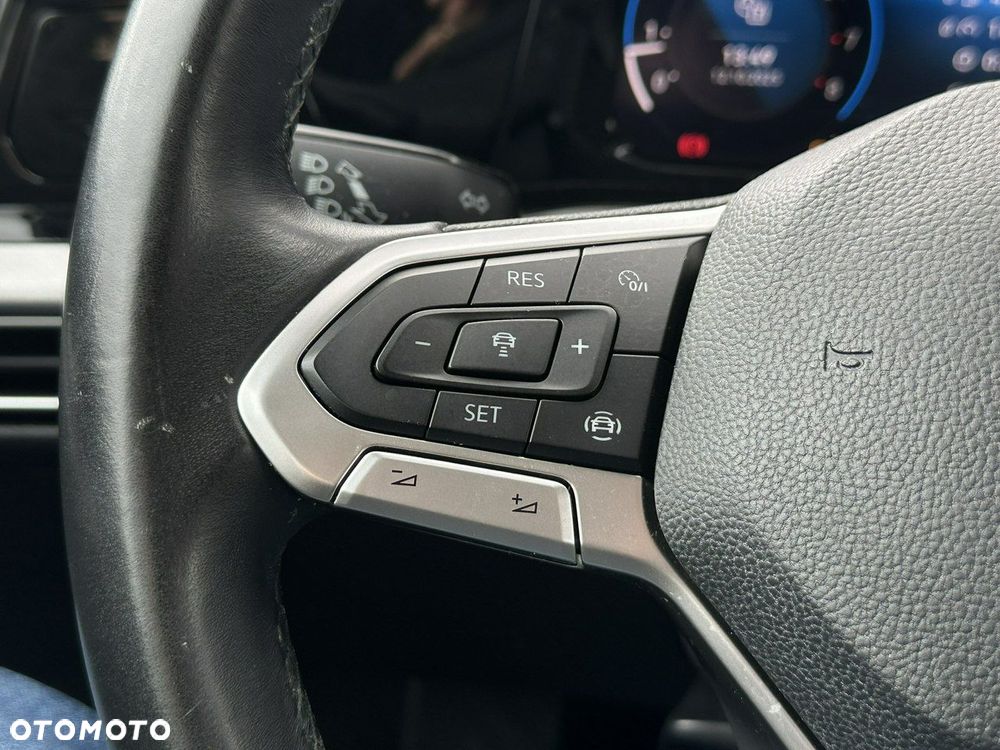 Volkswagen Golf - 32