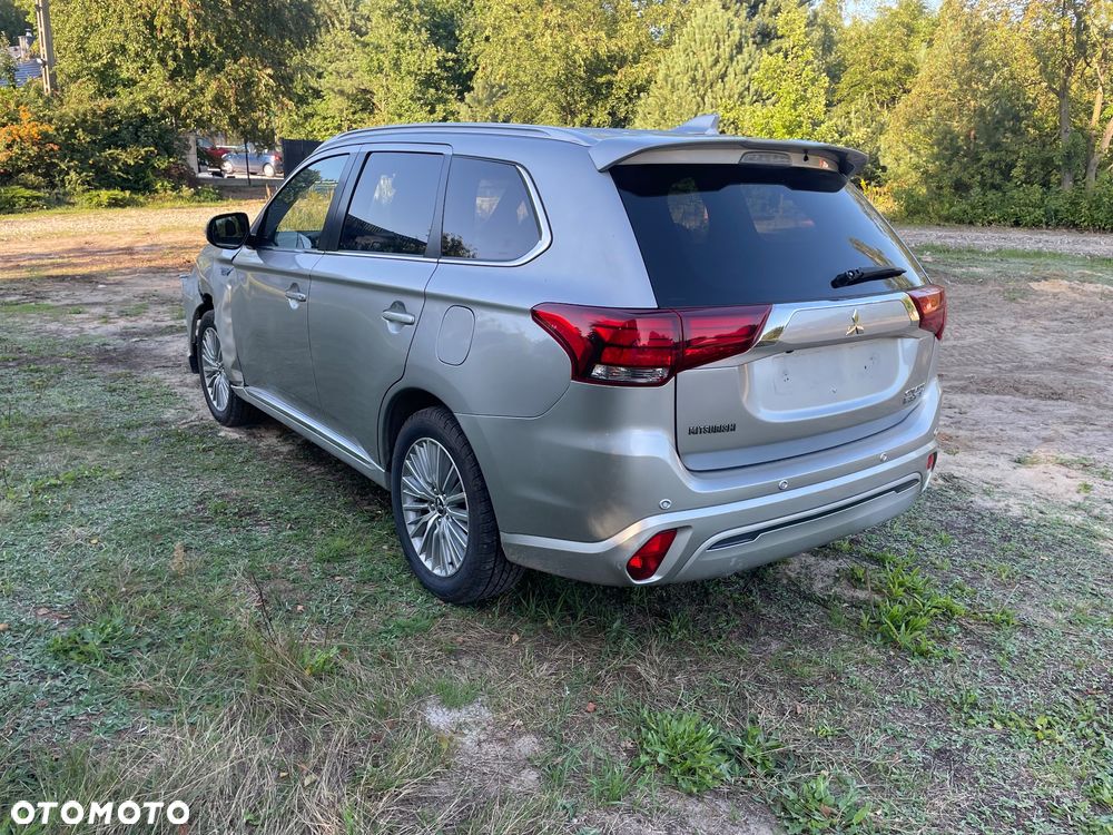 Mitsubishi Outlander Instyle + - 3