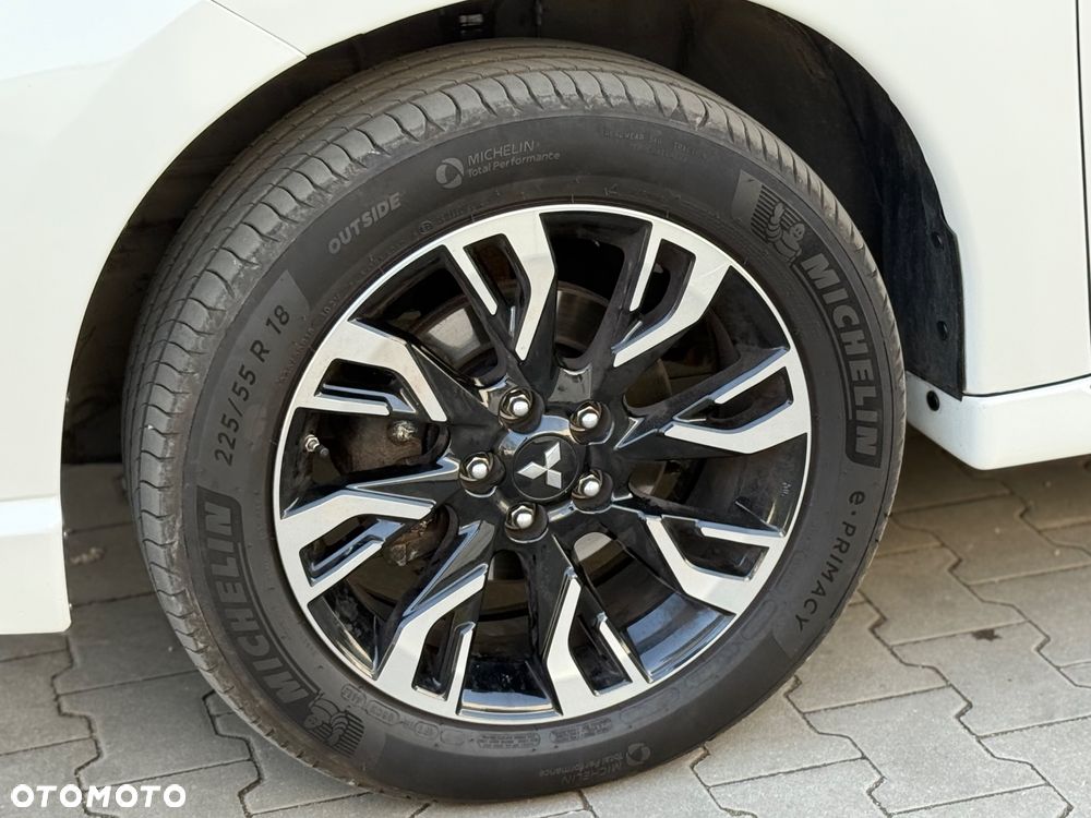 Mitsubishi Outlander PHEV Instyle NAVI + - 17