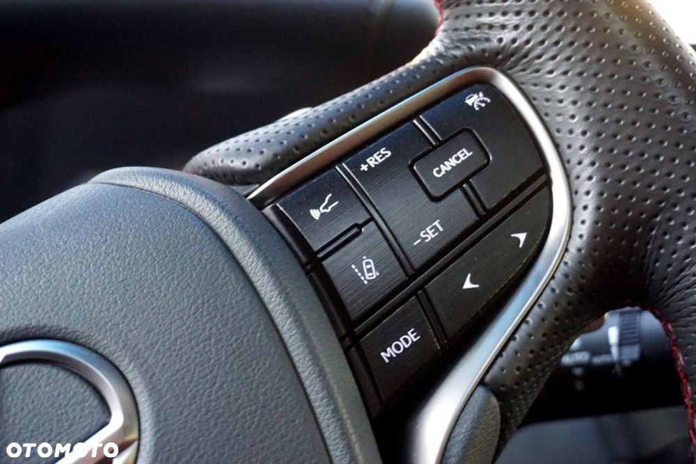 Lexus ES 300h F Sport - 35