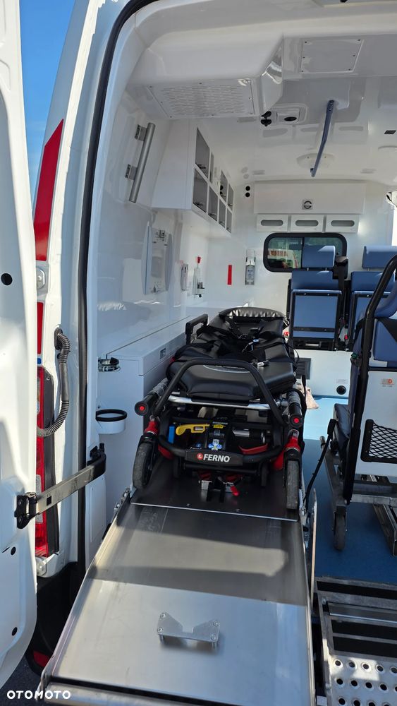 Renault Master Ambulans karetka gwarancja - 12
