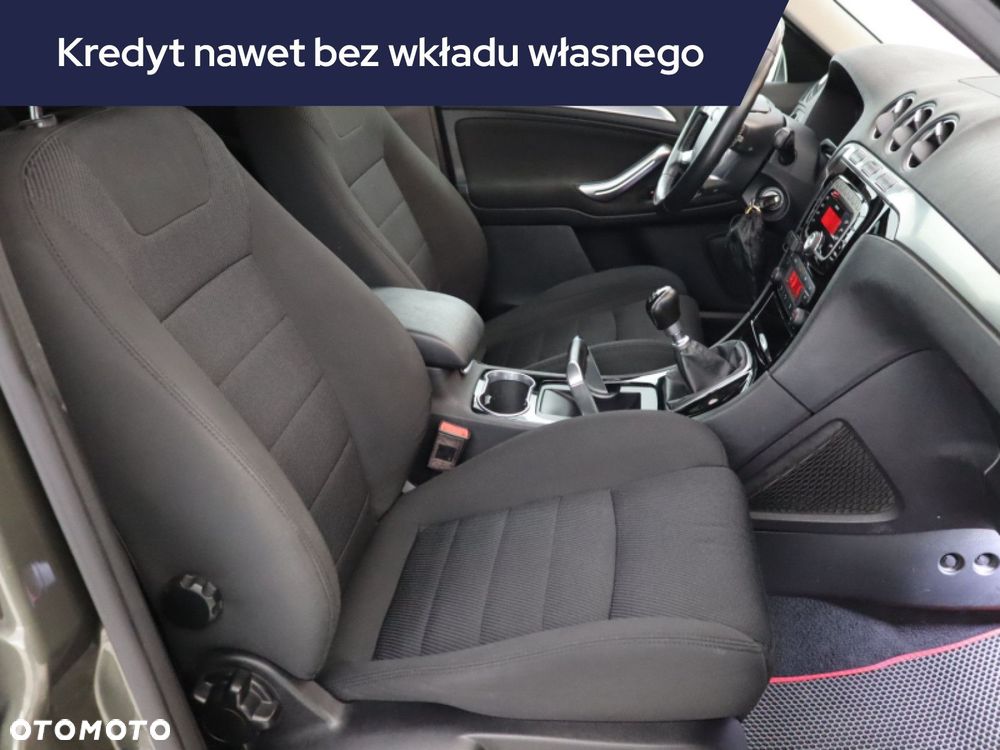 Ford S-Max - 11