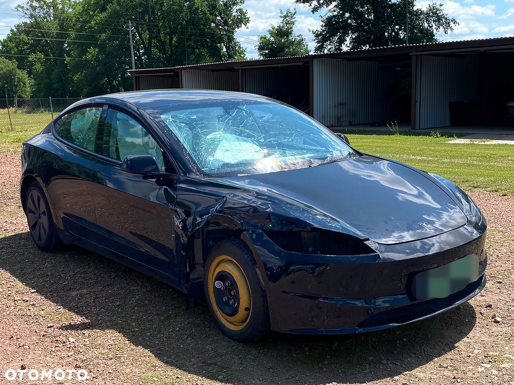 Tesla Model 3 - 5