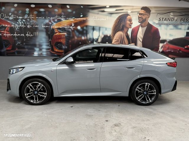 BMW iX2 eDrive20 Edição Desportiva M - 7