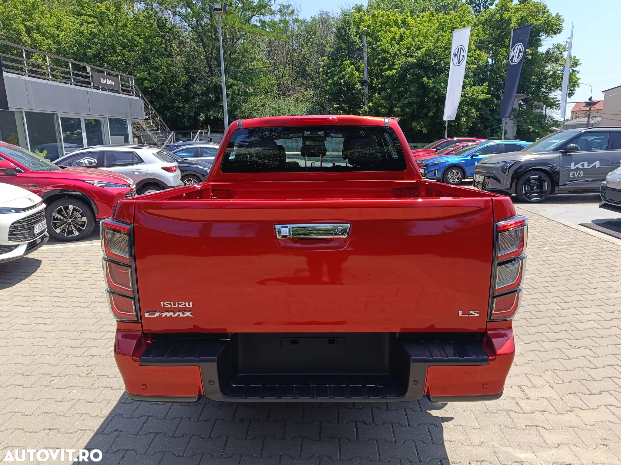 Isuzu D-Max 1.9 DSL 4x4 Double Cab 6AT Premium - 6