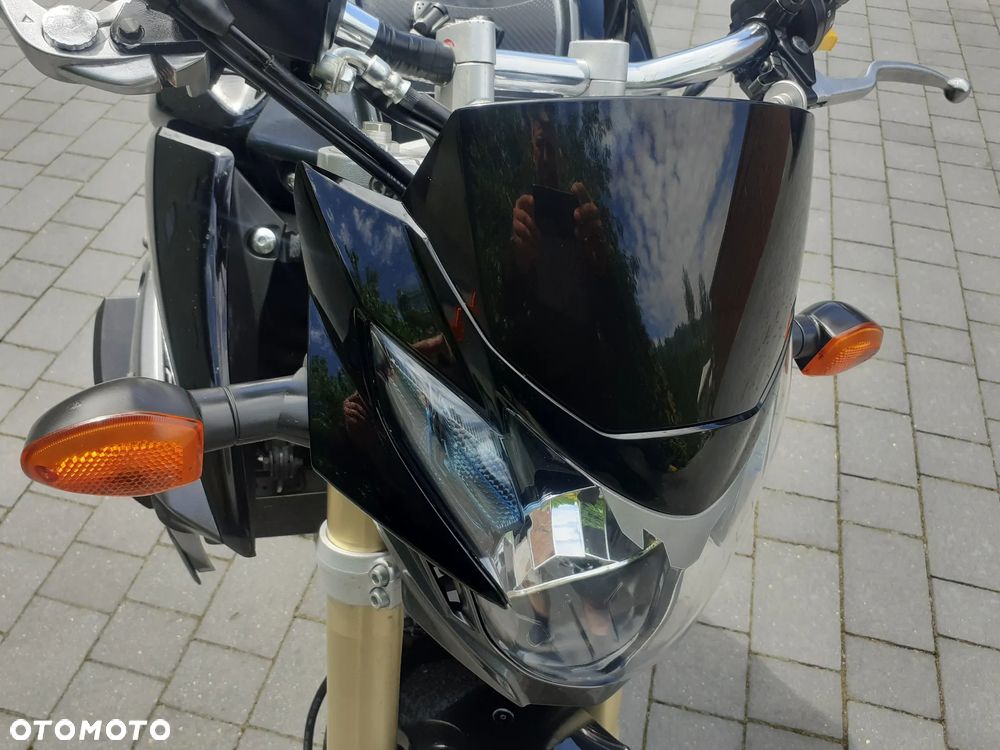 Suzuki GSR - 29