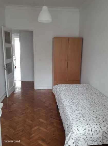 T2 perto Paiva Couceiro vende - Grande imagem: 4/6