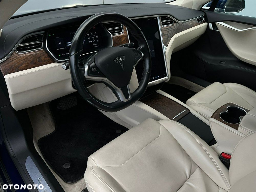 Tesla Model S 75 - 11