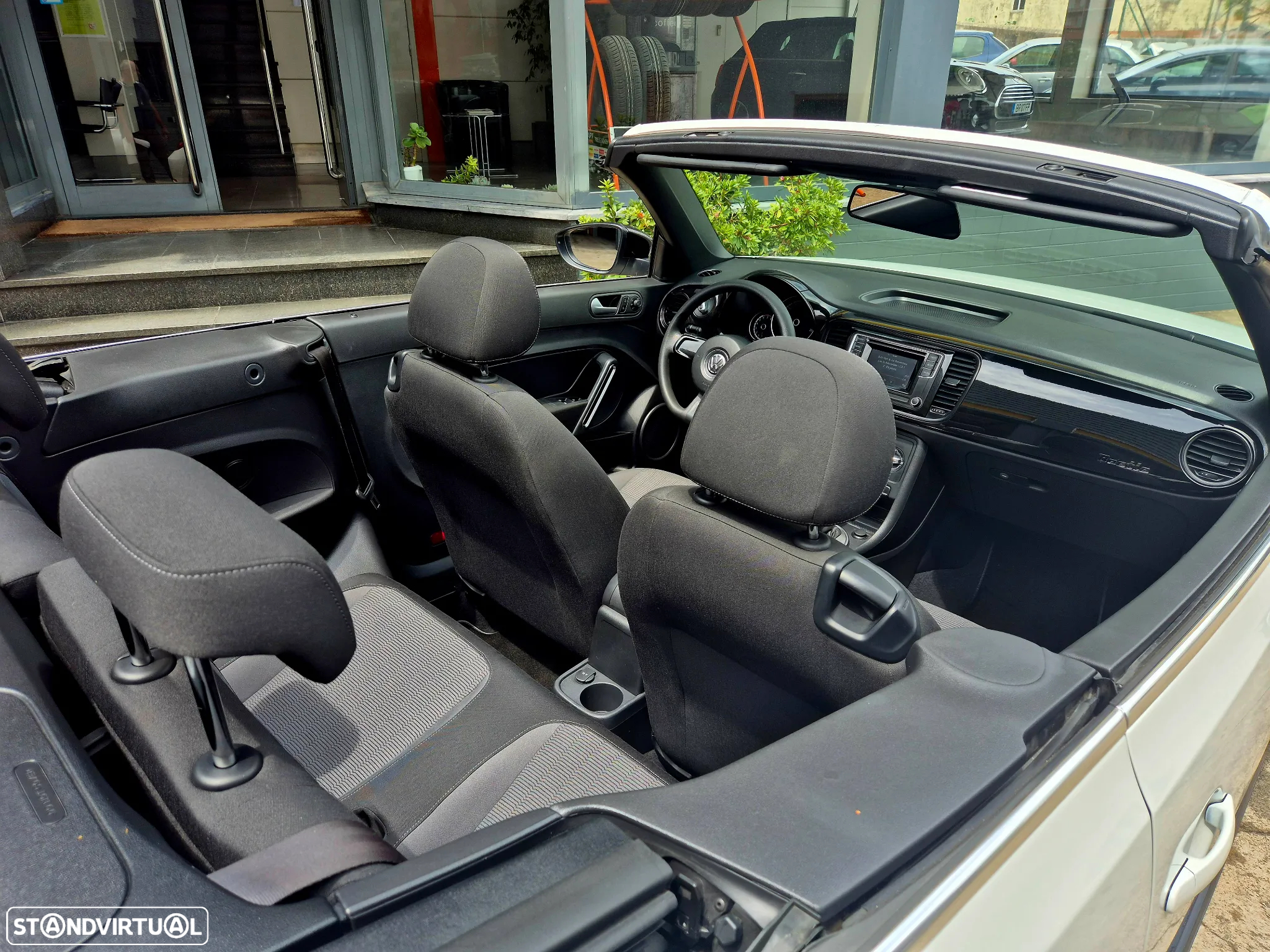 VW New Beetle Cabriolet 1.2 TSI Design DSG - 33
