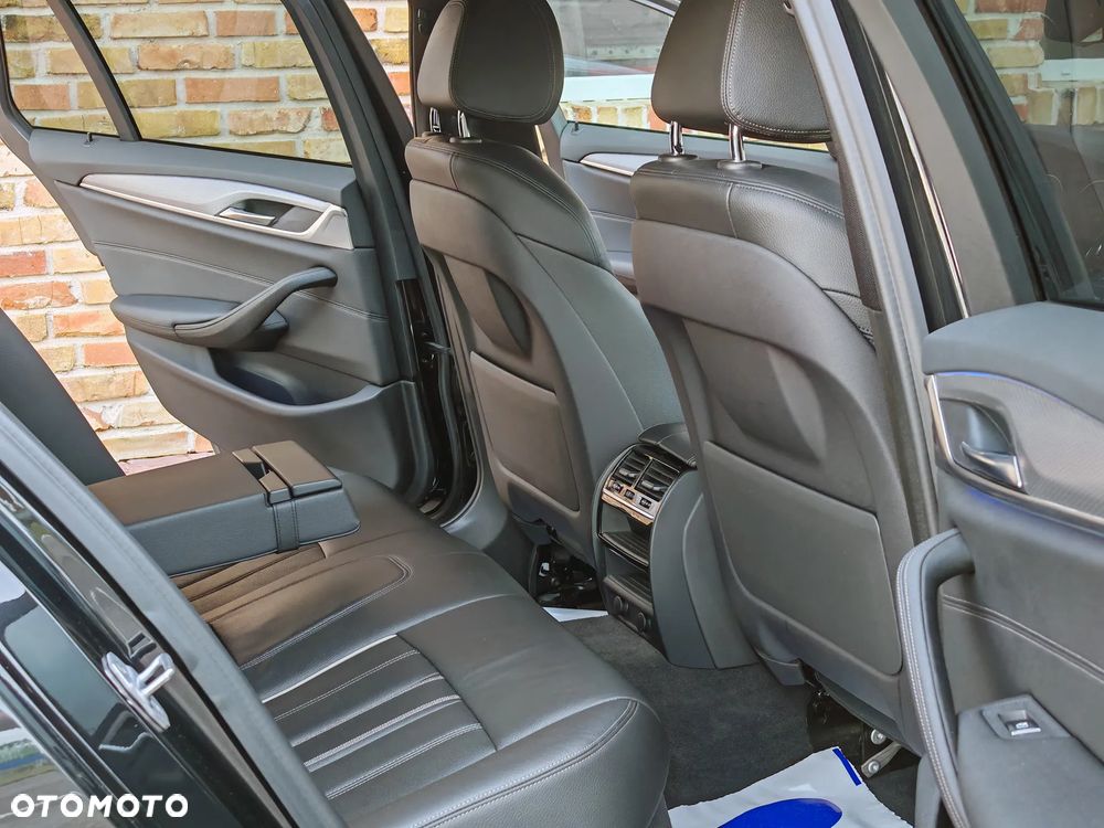 BMW Seria 5 520d xDrive M Sport Edition - 15