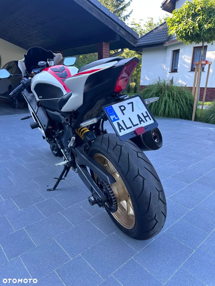 Yamaha R7 - 11