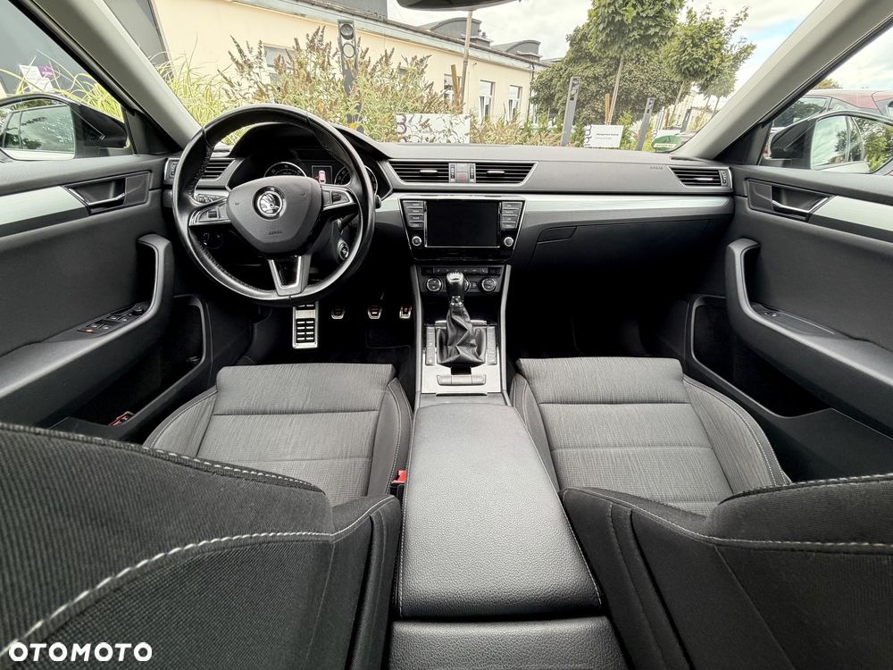 Skoda Superb 2.0 TDI Ambition - 21