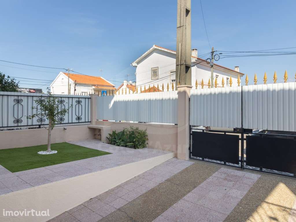Moradia T2+1 em Quinta do Conde - Grande imagem: 2/47