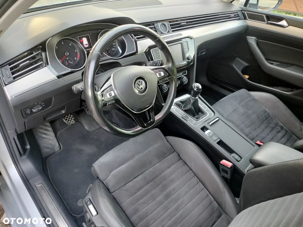 Volkswagen Passat - 16