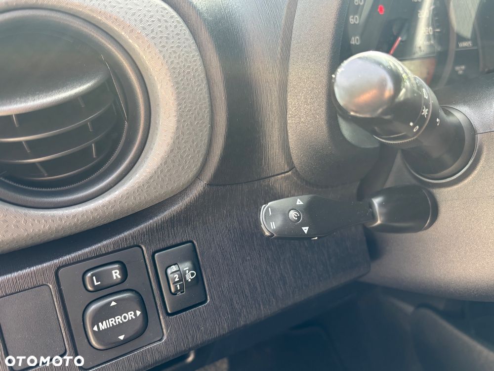 Toyota Yaris 1.4 D-4D Comfort - 23
