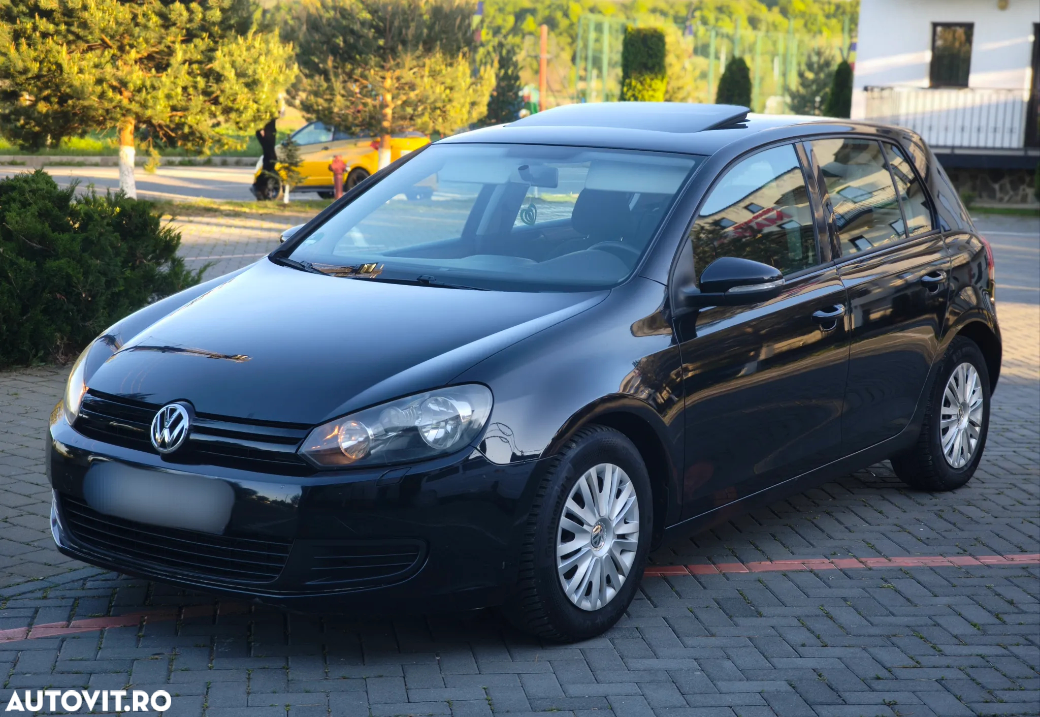 Volkswagen Golf - 2