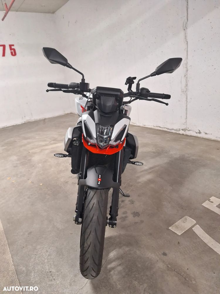 Aprilia Tuono - 7